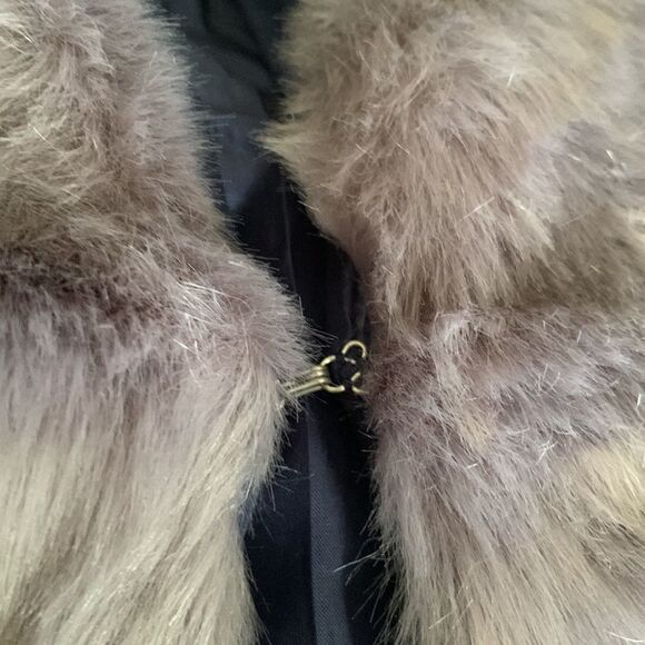 DO+BE SIZE LARGE faux fur jacket NEW - Picture 5 of 9